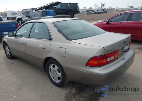 1999 Lexus Es 300 из США, поврежденный, VIN JT8BF28G8X5071267